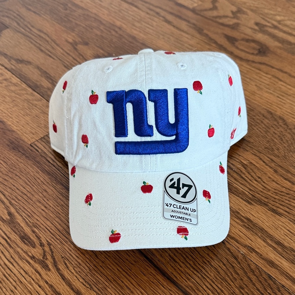 47 Women's White Cap with Blue NY Giants Logo and Red Apple Embroidery